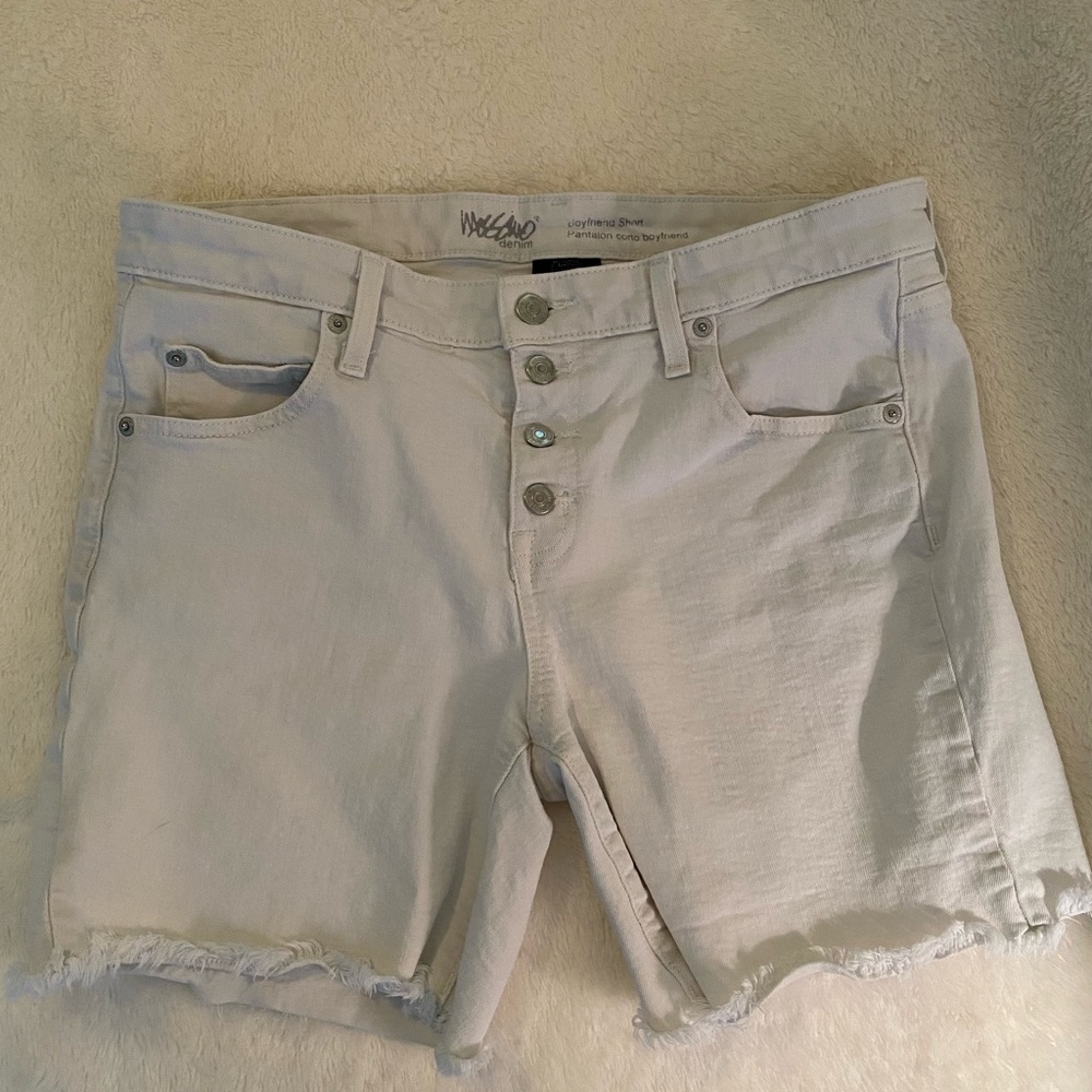 Button fly jean short